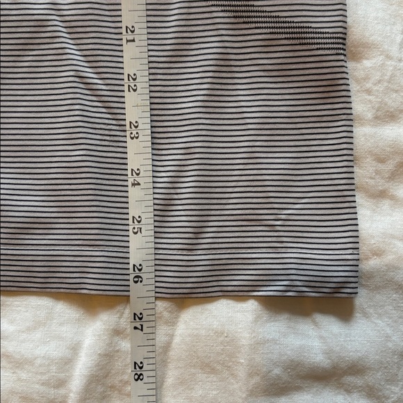 Lululemon Swiftly Tech Long Sleeve in Tempo Stripe Black/White, 8 - Picture 5 of 5